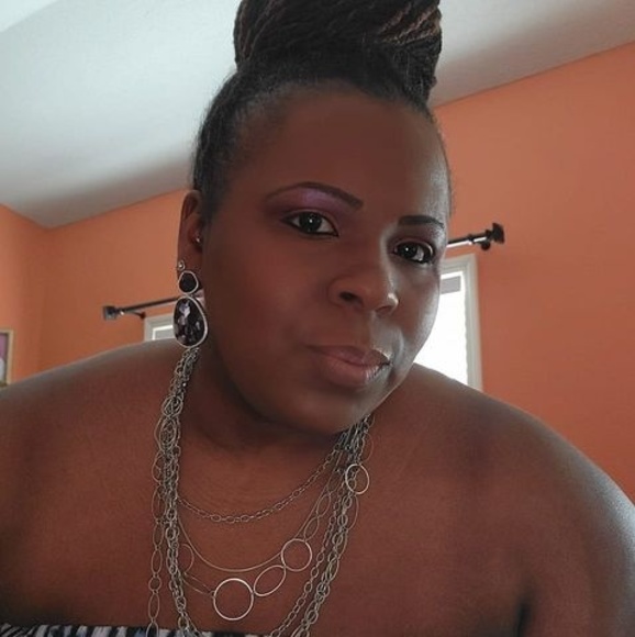 Meet your Posher, Sheila - Picture 1 of 1